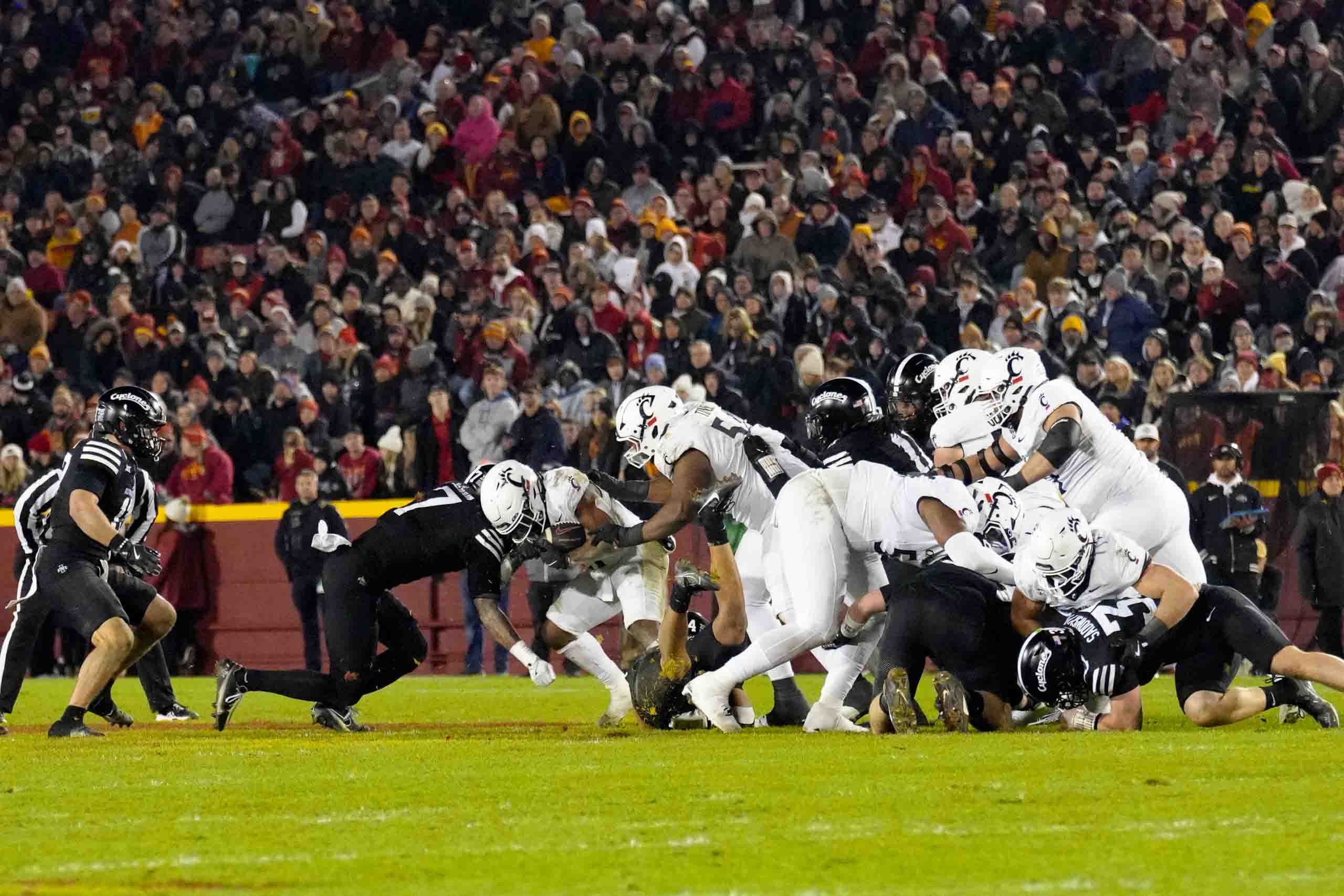 Iowa State Fooball vs Cincinnati